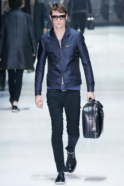 Look 22